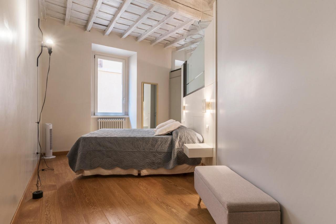 Piazza Navona Elegant Apartment Rom